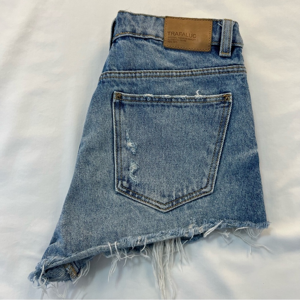 👖Trafaluc by Zara Denim Shorts, Size: ? 0 ( I think 🤷🏻‍♀️)